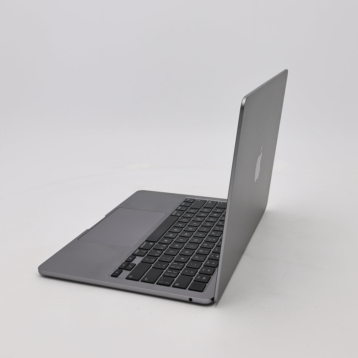 95新 Apple MacBook Air 22年 13寸 M2（8+8核） 16G RAM 256G SSD 深空灰色