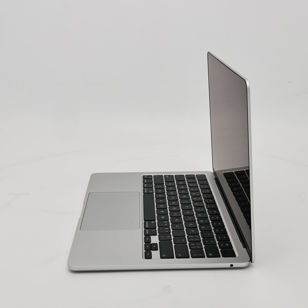 99新 Apple MacBook Air 22年 13寸 M2（8+10核） 8G RAM 512G SSD 銀色