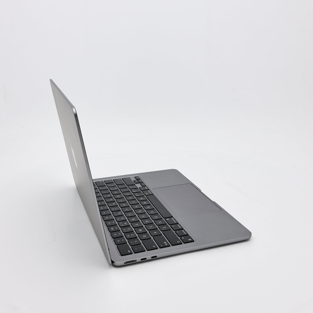95新 Apple MacBook Air 22年 13寸 M2（8+10核） 8G RAM 512G SSD 深空灰色