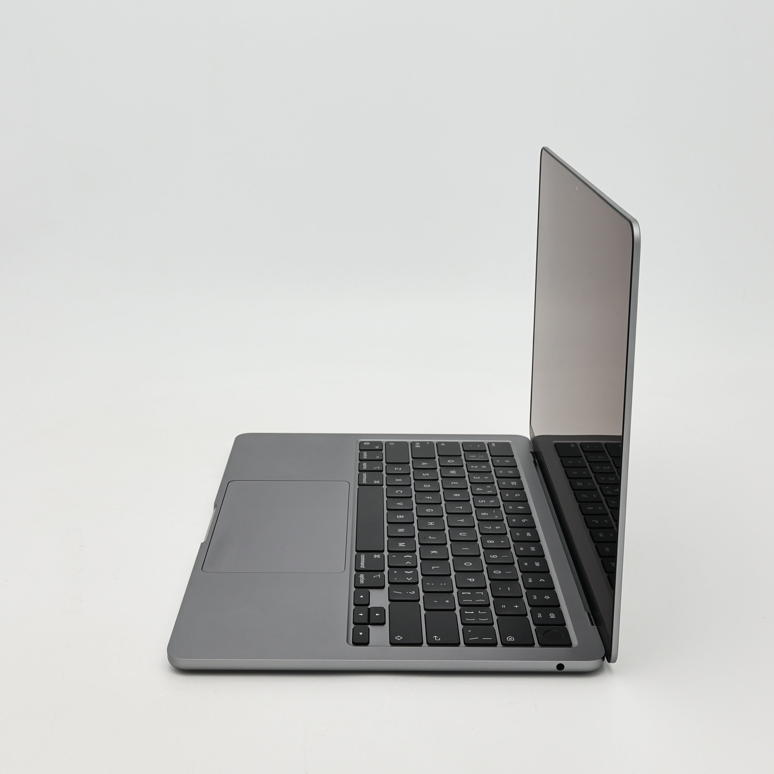 95新 Apple MacBook Air 22年 13寸 M2（8+8核） 16G RAM 256G SSD 深空灰色