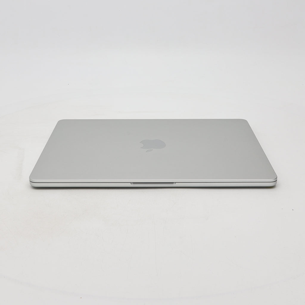 95新 Apple MacBook Air 22年 13寸 M2（8+8核） 16G RAM 256G SSD 銀色