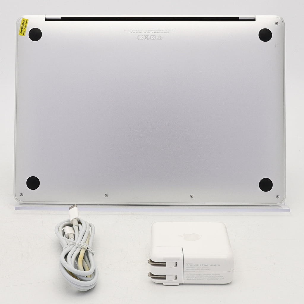 95新 Apple MacBook Pro 22年 13寸 M2（8+10核） 8G RAM 512G SSD 銀色