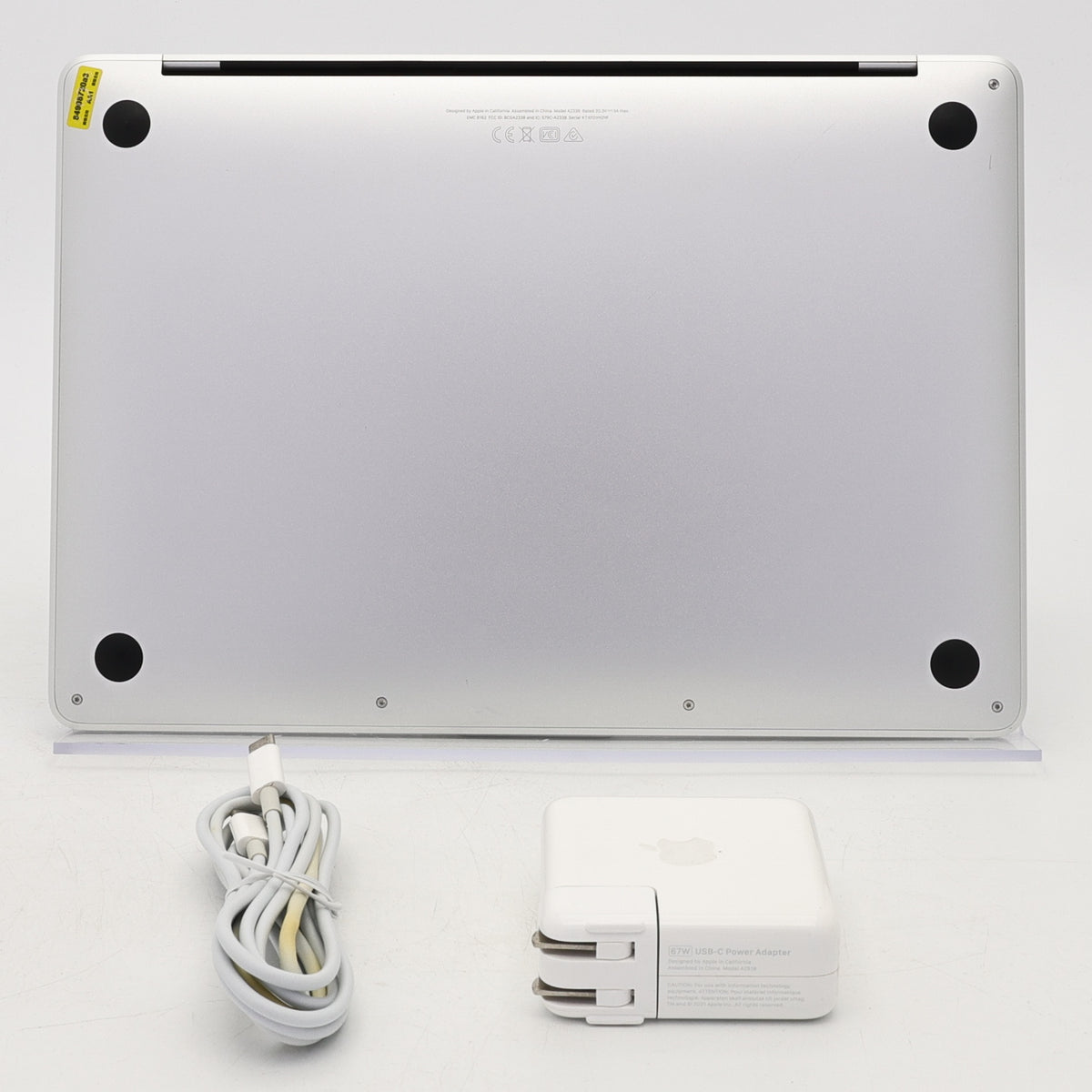 95新 Apple MacBook Pro 22年 13寸 M2（8+10核） 8G RAM 512G SSD 銀色