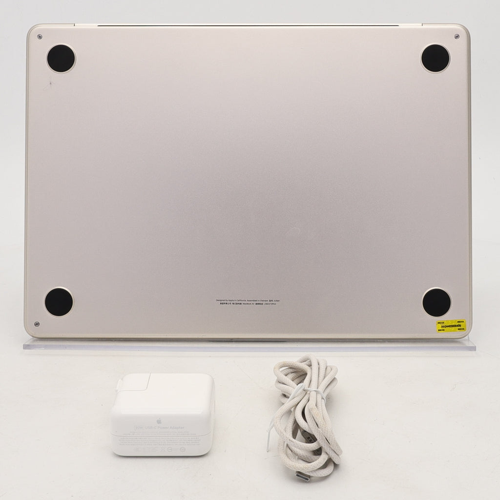95新 Apple MacBook Air 22年 13寸 M2（8+8核） 8G RAM 256G SSD 星光色