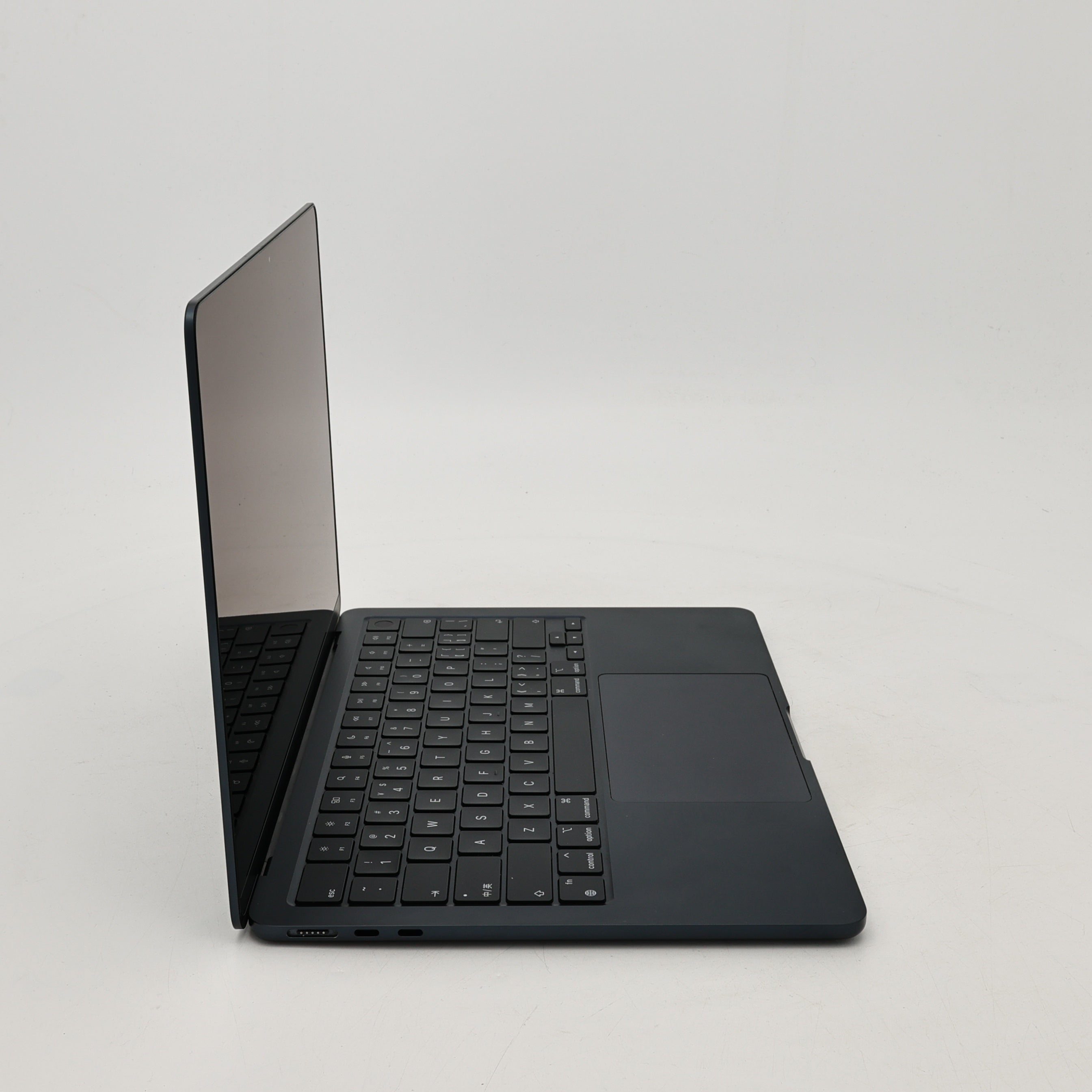 95新 Apple MacBook Air 22年 13寸 M2（8+8核） 16G RAM 256G SSD 午夜色