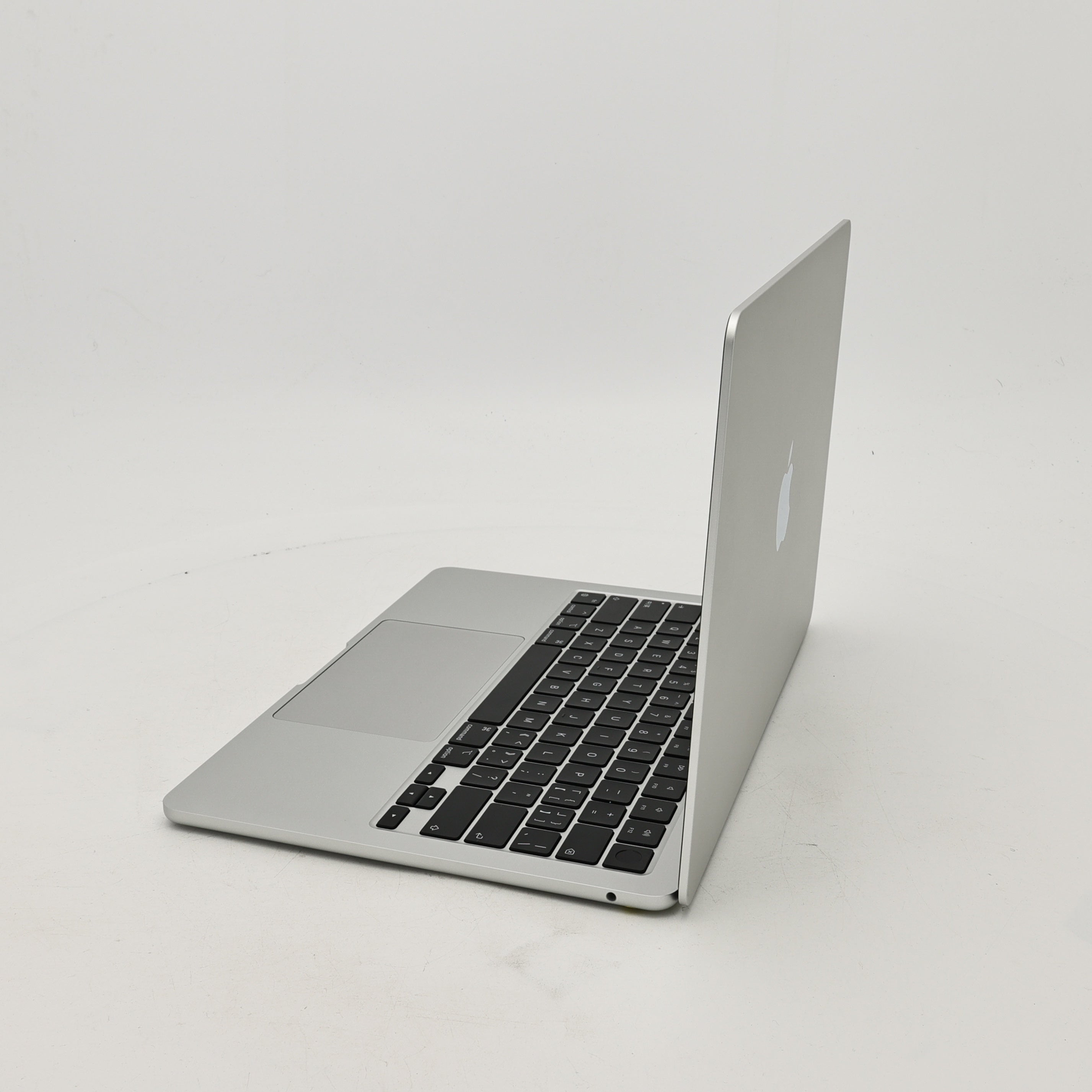 99新 Apple MacBook Air 22年 13寸 M2（8+8核） 16G RAM 256G SSD 銀色