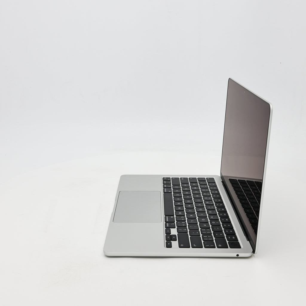 95新 Apple MacBook Air 22年 13寸 M2（8+8核） 8G RAM 512G SSD 銀色
