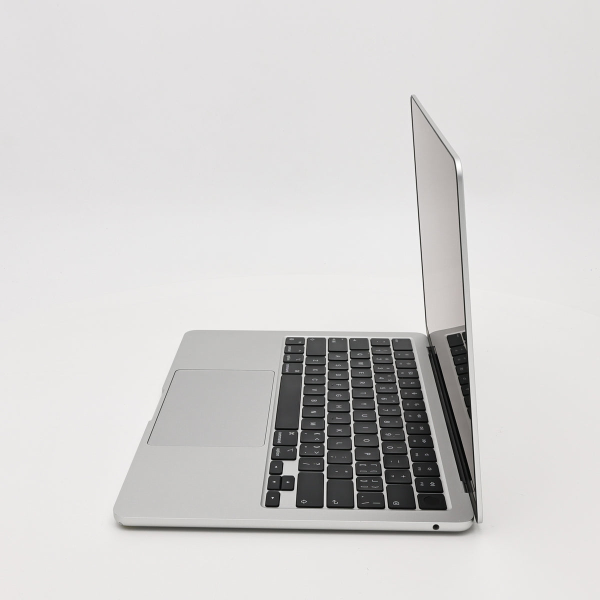 95新 Apple MacBook Air 22年 13寸 M2（8+8核） 8G RAM 256G SSD 銀色