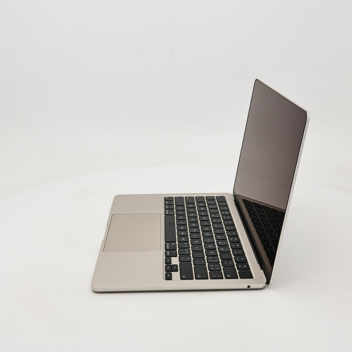 95新 Apple MacBook Air 22年 13寸 M2（8+8核） 8G RAM 256G SSD 星光色