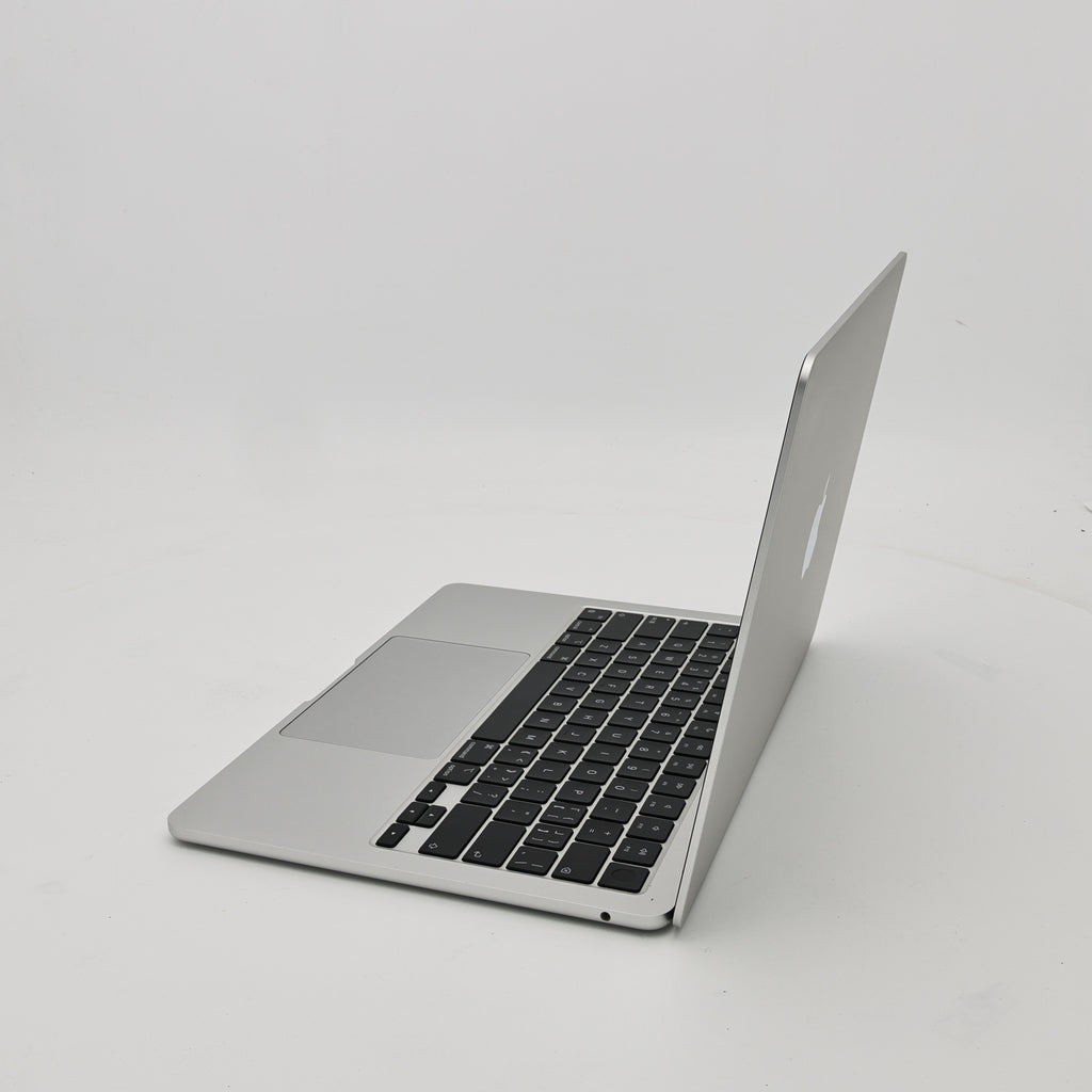 95新 Apple MacBook Air 22年 13寸 M2（8+8核） 8G RAM 256G SSD 銀色