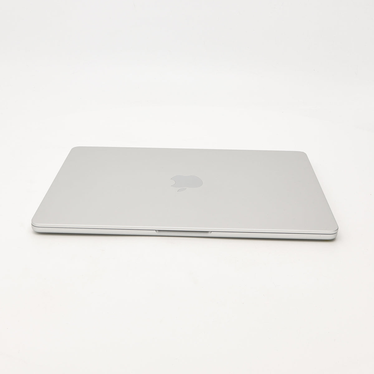 95新 Apple MacBook Air 22年 13寸 M2（8+8核） 8G RAM 256G SSD 銀色