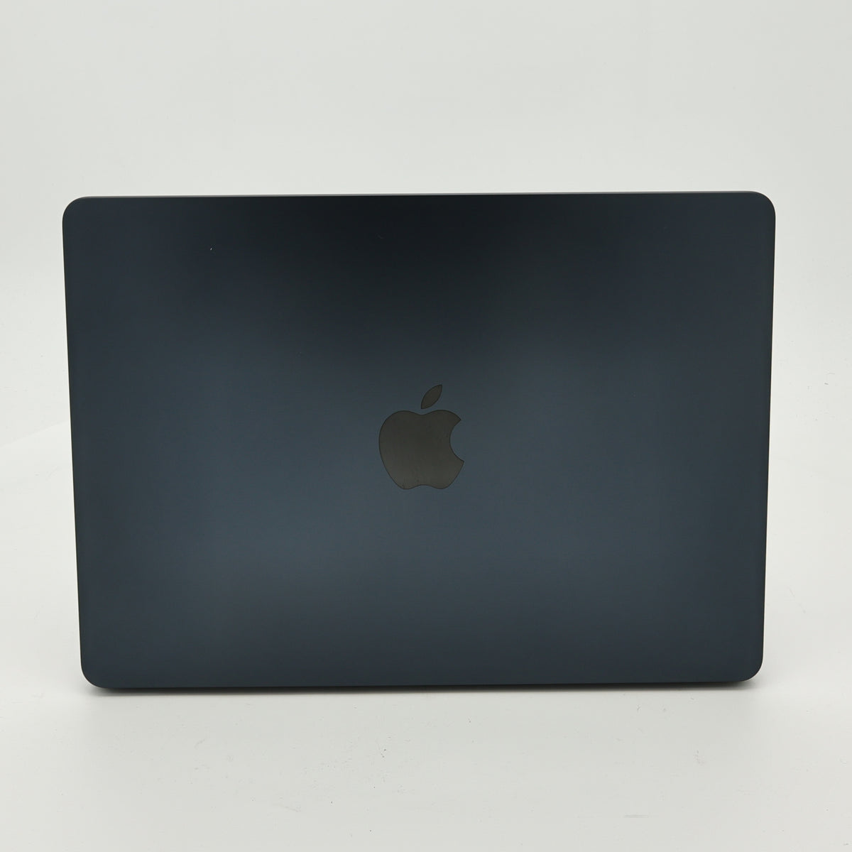95新 Apple MacBook Air 22年 13寸 M2（8+8核） 8G RAM 256G SSD 午夜色
