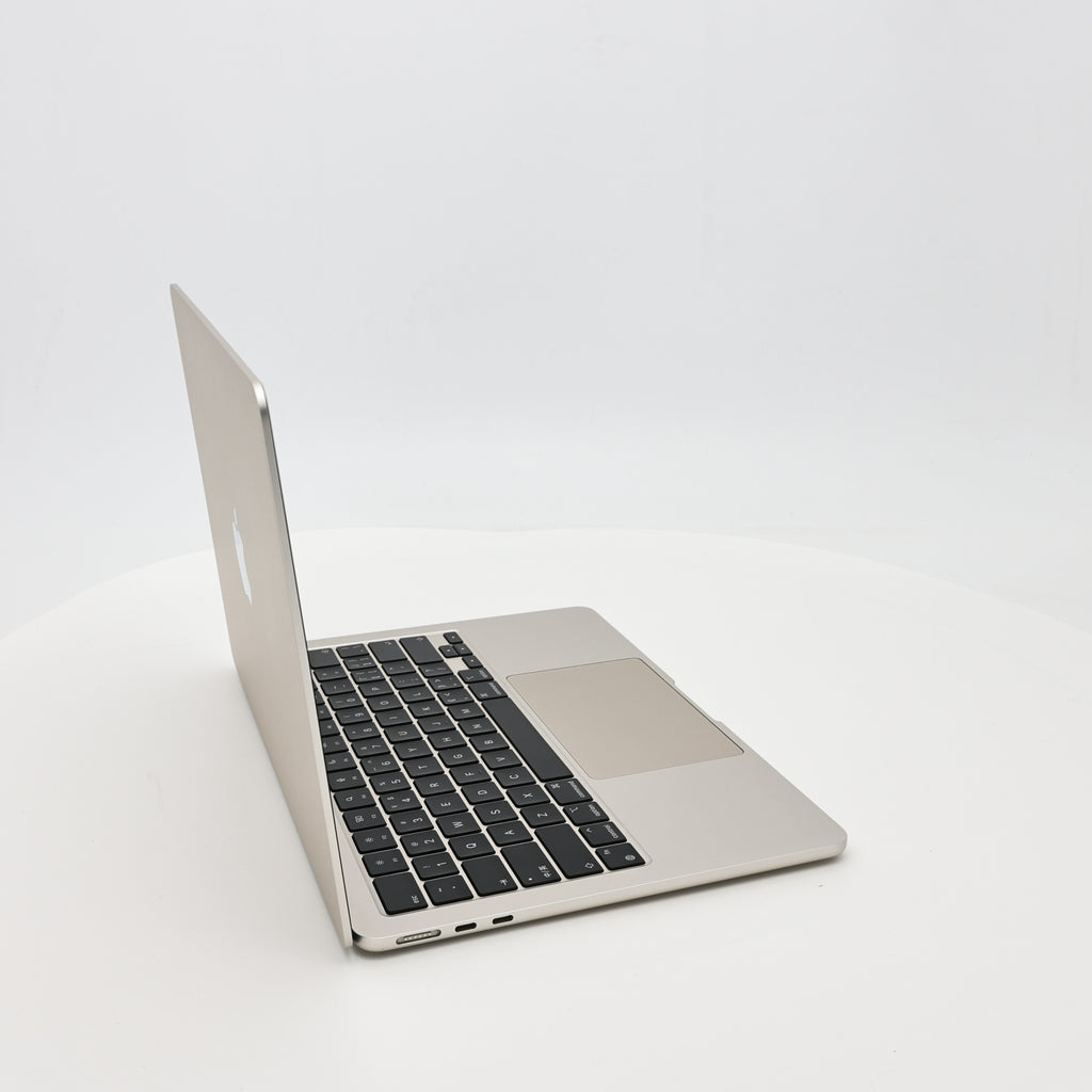 95新 Apple MacBook Air 22年 13寸 M2（8+8核） 8G RAM 256G SSD 星光色