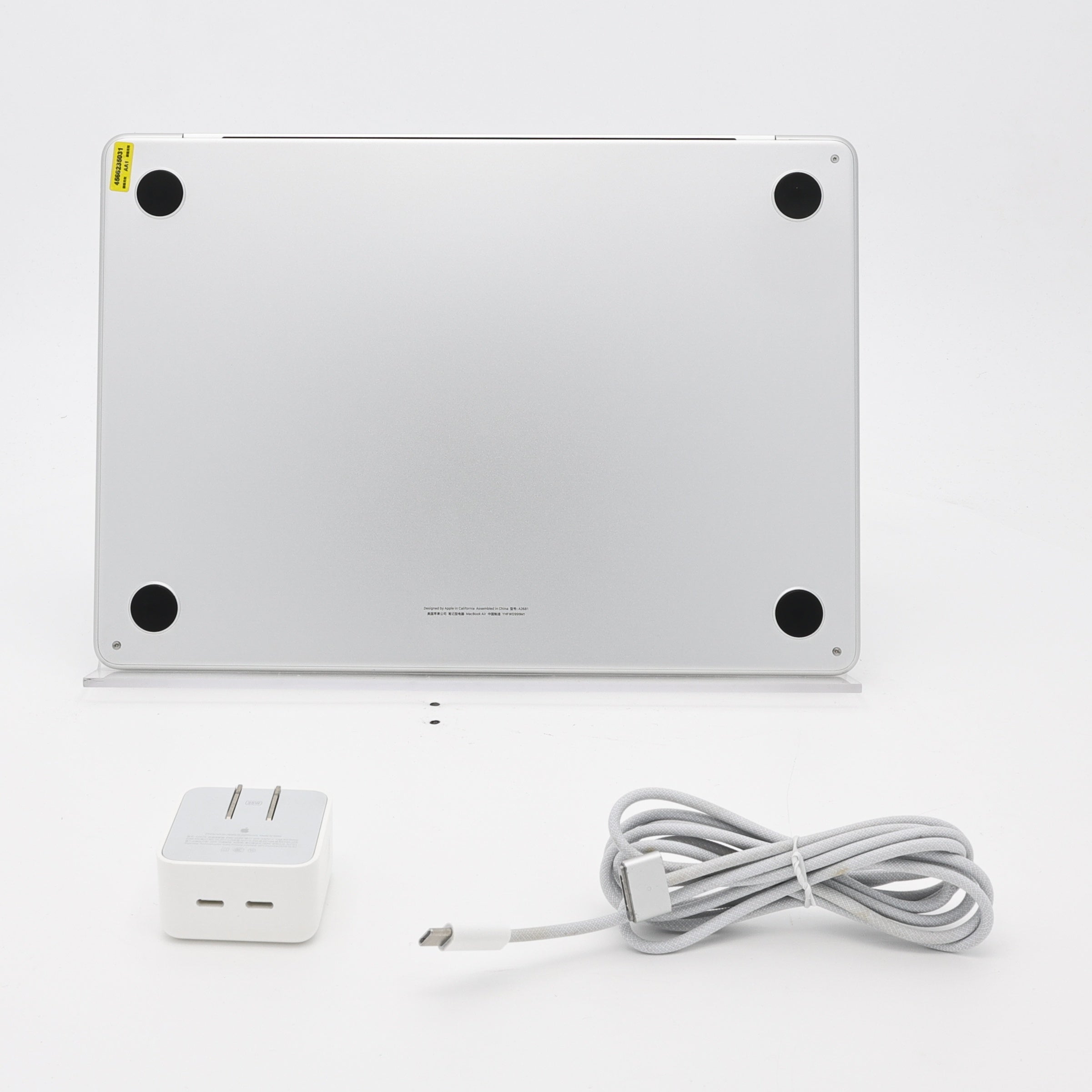 95新 Apple MacBook Air 22年 13寸 M2（8+10核） 8G RAM 512G SSD 銀色