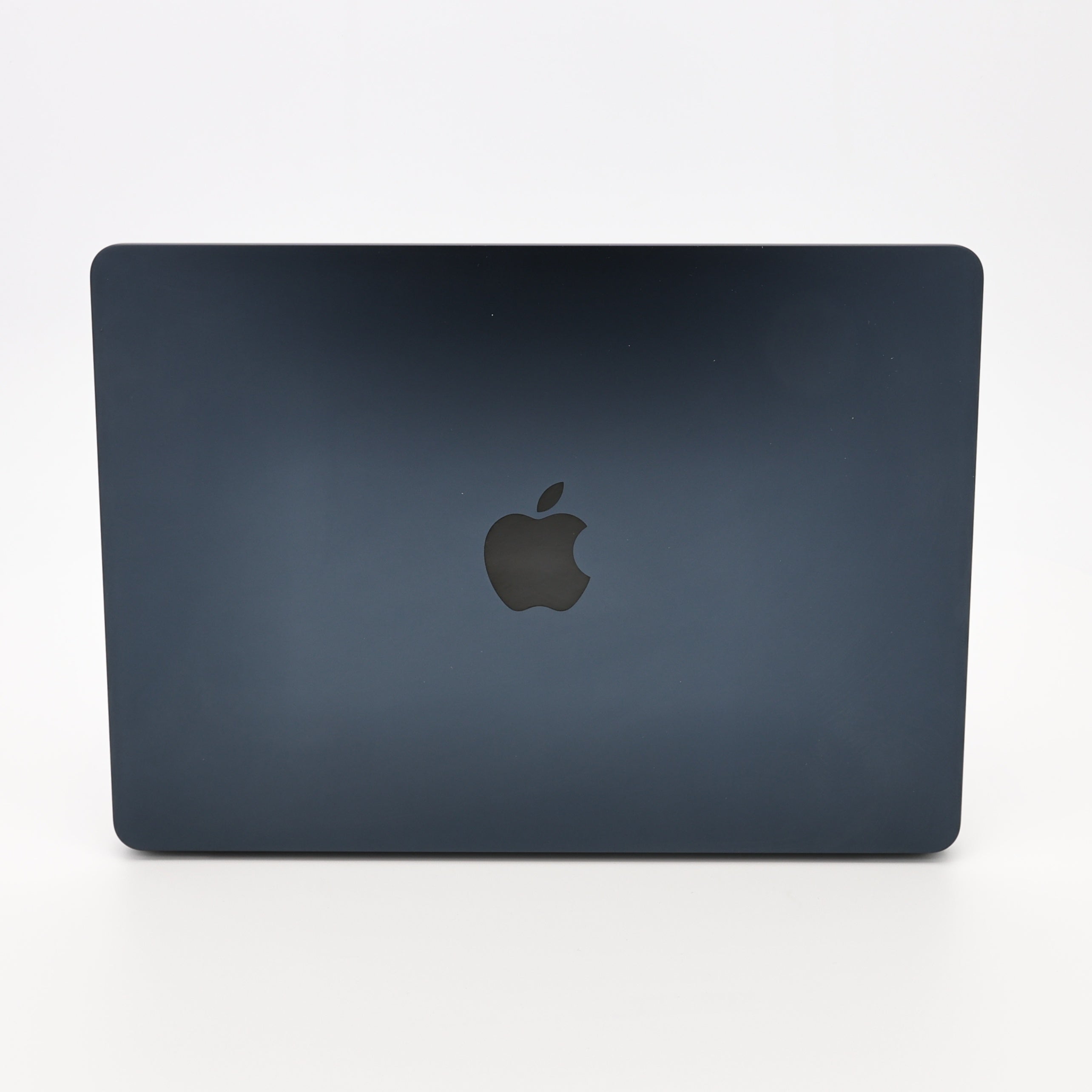 95新 Apple MacBook Air 22年 13寸 M2（8+8核） 16G RAM 256G SSD 午夜色