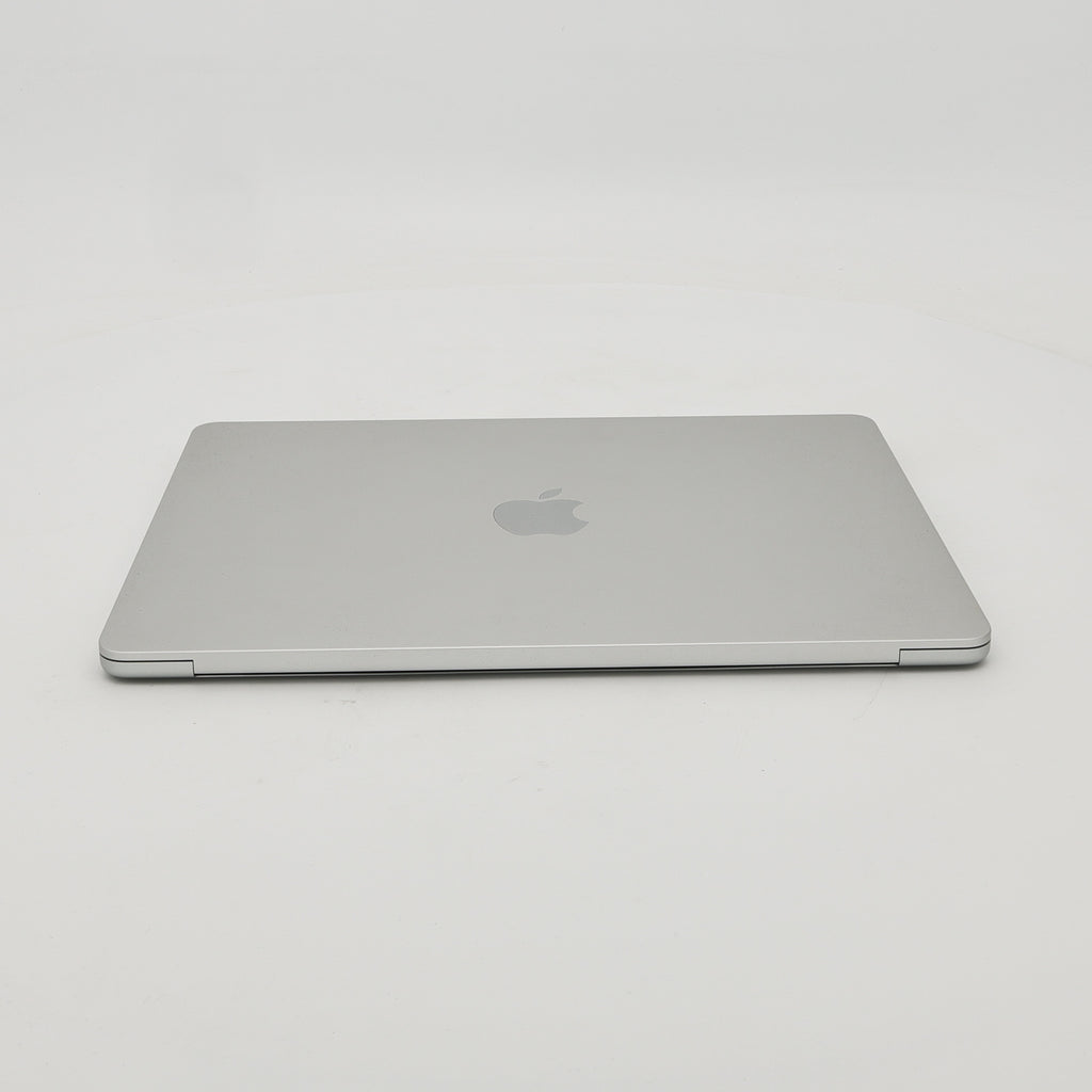 95新 Apple MacBook Air 22年 13寸 M2（8+10核） 8G RAM 512G SSD 銀色