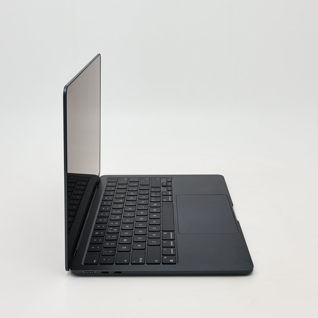 95新 Apple MacBook Air 22年 13寸 M2（8+8核） 16G RAM 256G SSD 深空灰色