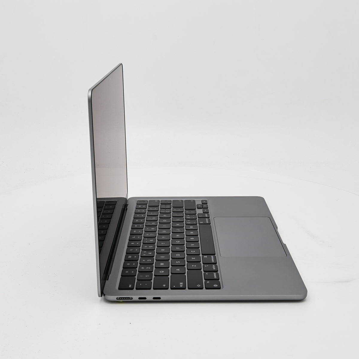 95新 Apple MacBook Air 22年 13寸 M2（8+10核） 16G RAM 256G SSD 深空灰色