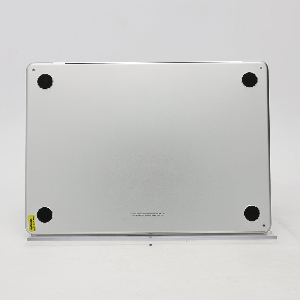 95新 Apple MacBook Air 22年 13寸 M2（8+8核） 16G RAM 256G SSD 銀色