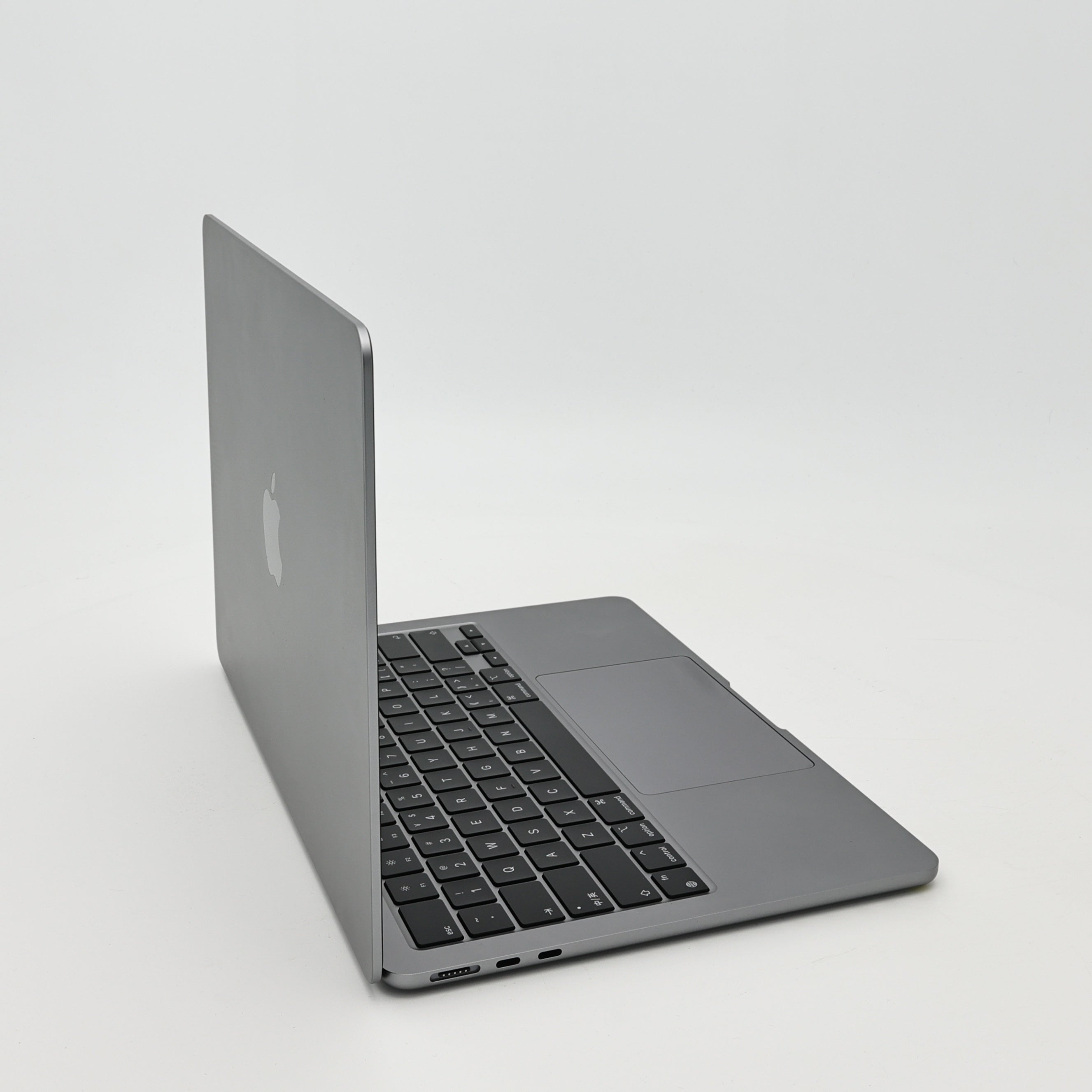 95新 Apple MacBook Air 22年 13寸 M2（8+8核） 16G RAM 256G SSD 深空灰色