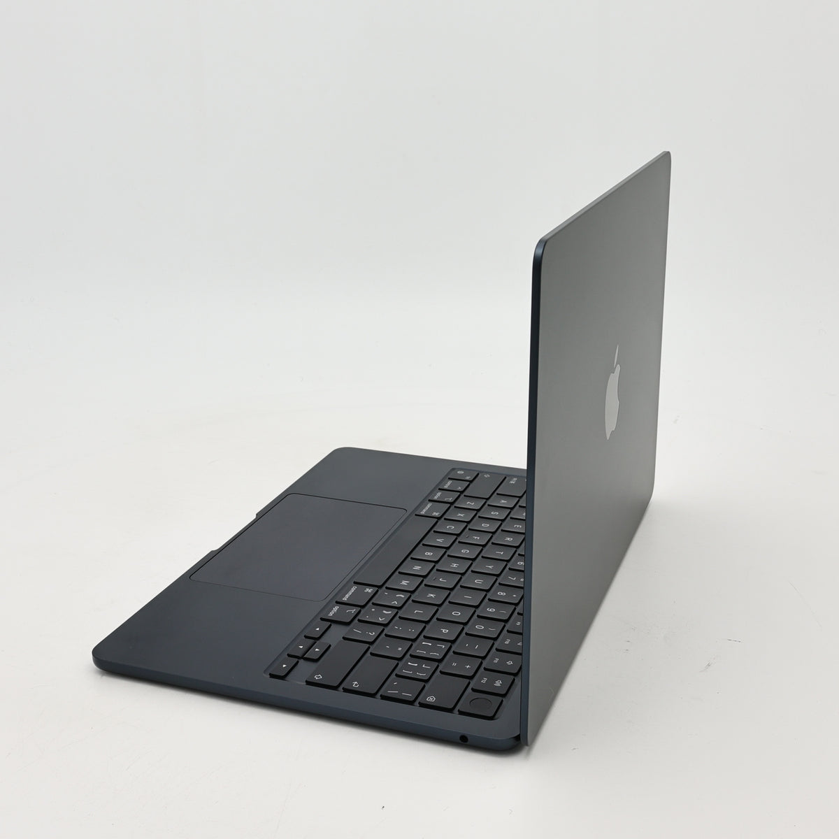 95新 Apple MacBook Air 22年 13寸 M2（8+8核） 16G RAM 256G SSD 午夜色