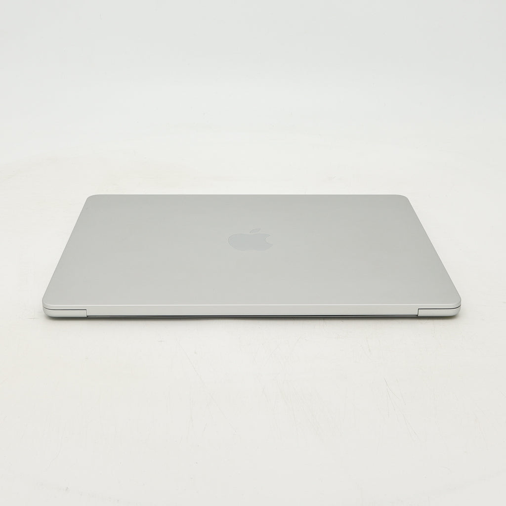 95新 Apple MacBook Air 22年 13寸 M2（8+8核） 8G RAM 256G SSD 銀色