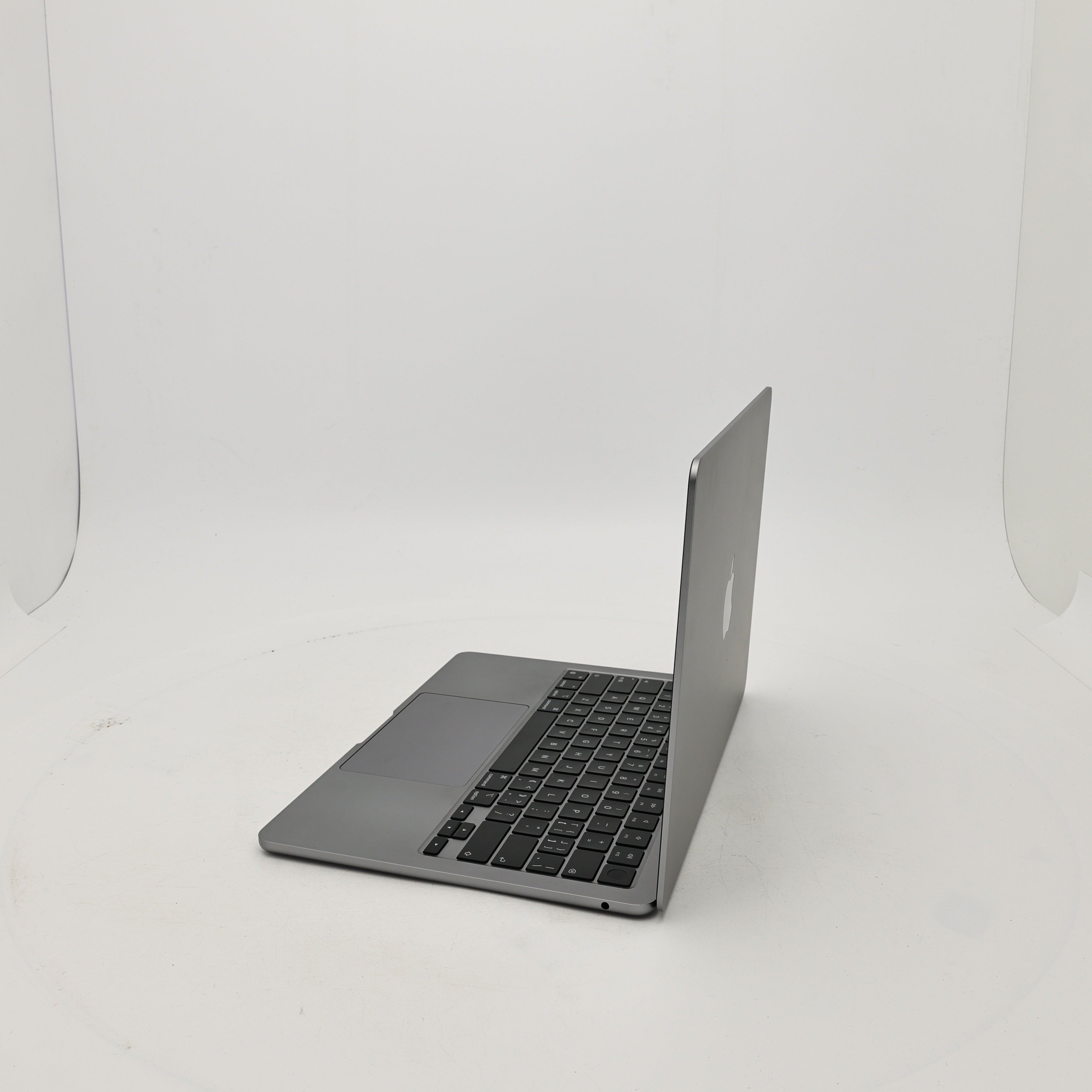 95新 Apple MacBook Air 24年 13寸 M3（8+8核） 8G RAM 256G SSD 深空灰色