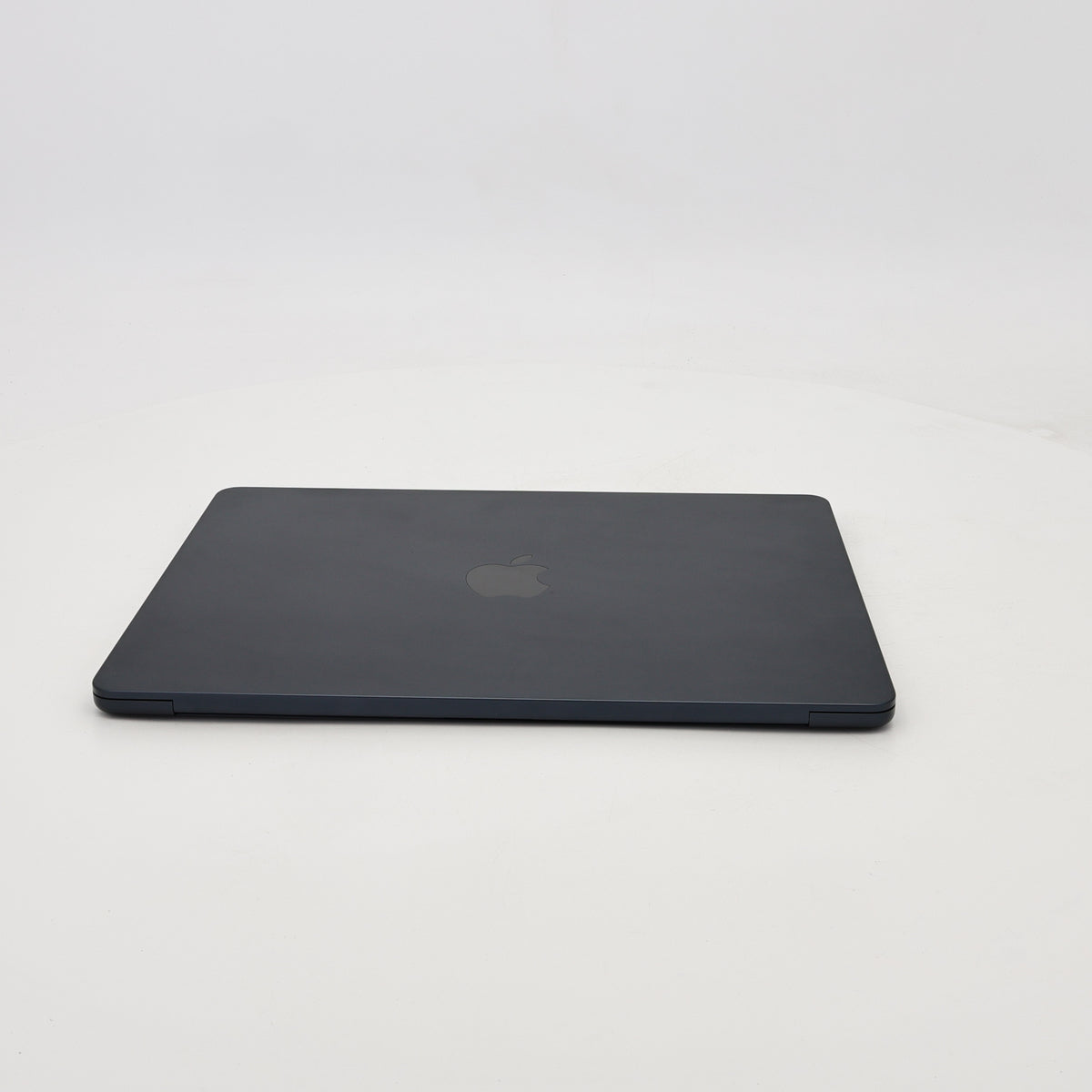 99新 Apple MacBook Air 22年 13寸 M2（8+8核） 8G RAM 256G SSD 午夜色