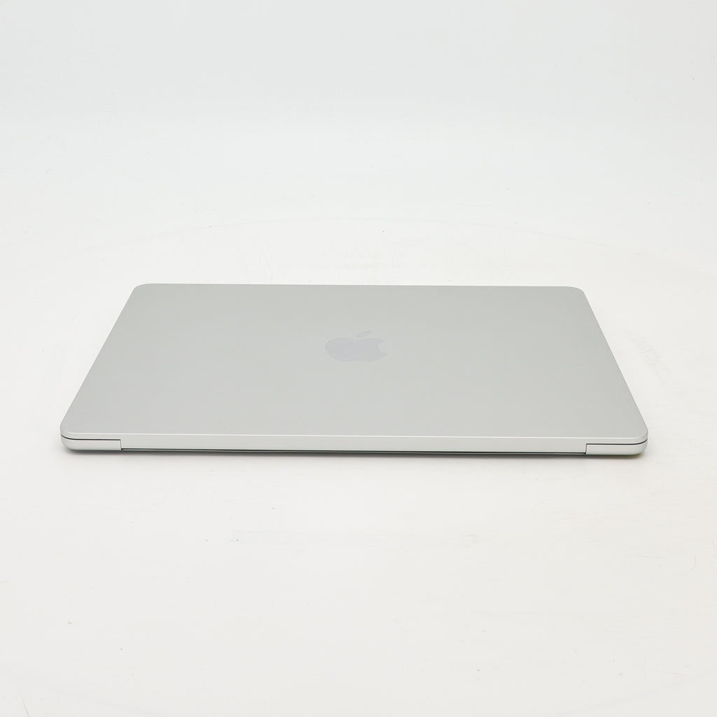 99新 Apple MacBook Air 22年 13寸 M2（8+8核） 8G RAM 256G SSD 銀色