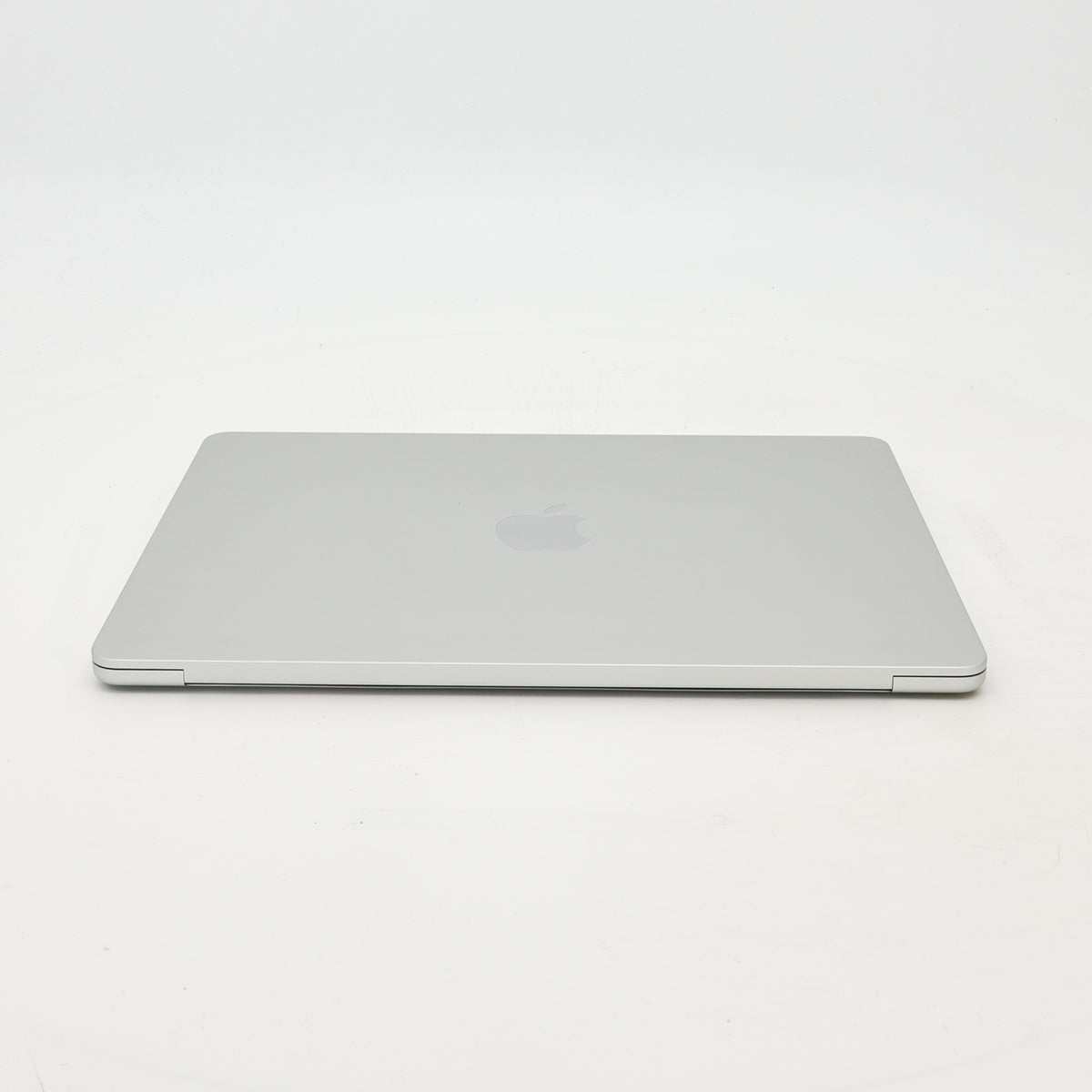 99新 Apple MacBook Air 22年 13寸 M2（8+8核） 8G RAM 256G SSD 銀色