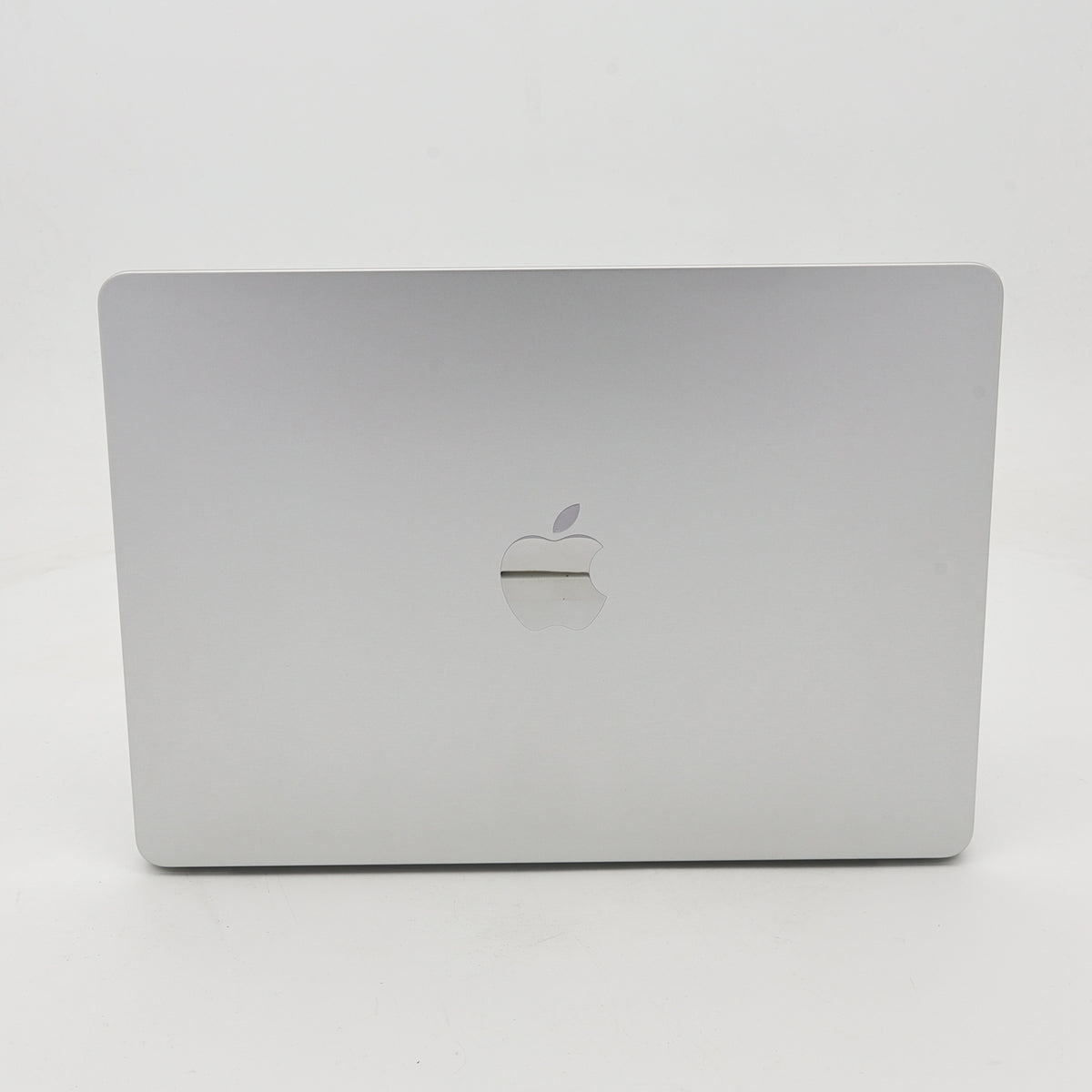 95新 Apple MacBook Air 22年 13寸 M2（8+8核） 8G RAM 512G SSD 銀色