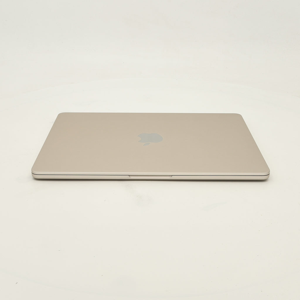 95新 Apple MacBook Air 22年 13寸 M2（8+8核） 16G RAM 256G SSD 星光色