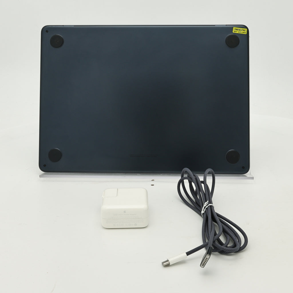 95新 Apple MacBook Air 22年 13寸 M2（8+8核） 8G RAM 256G SSD 午夜色