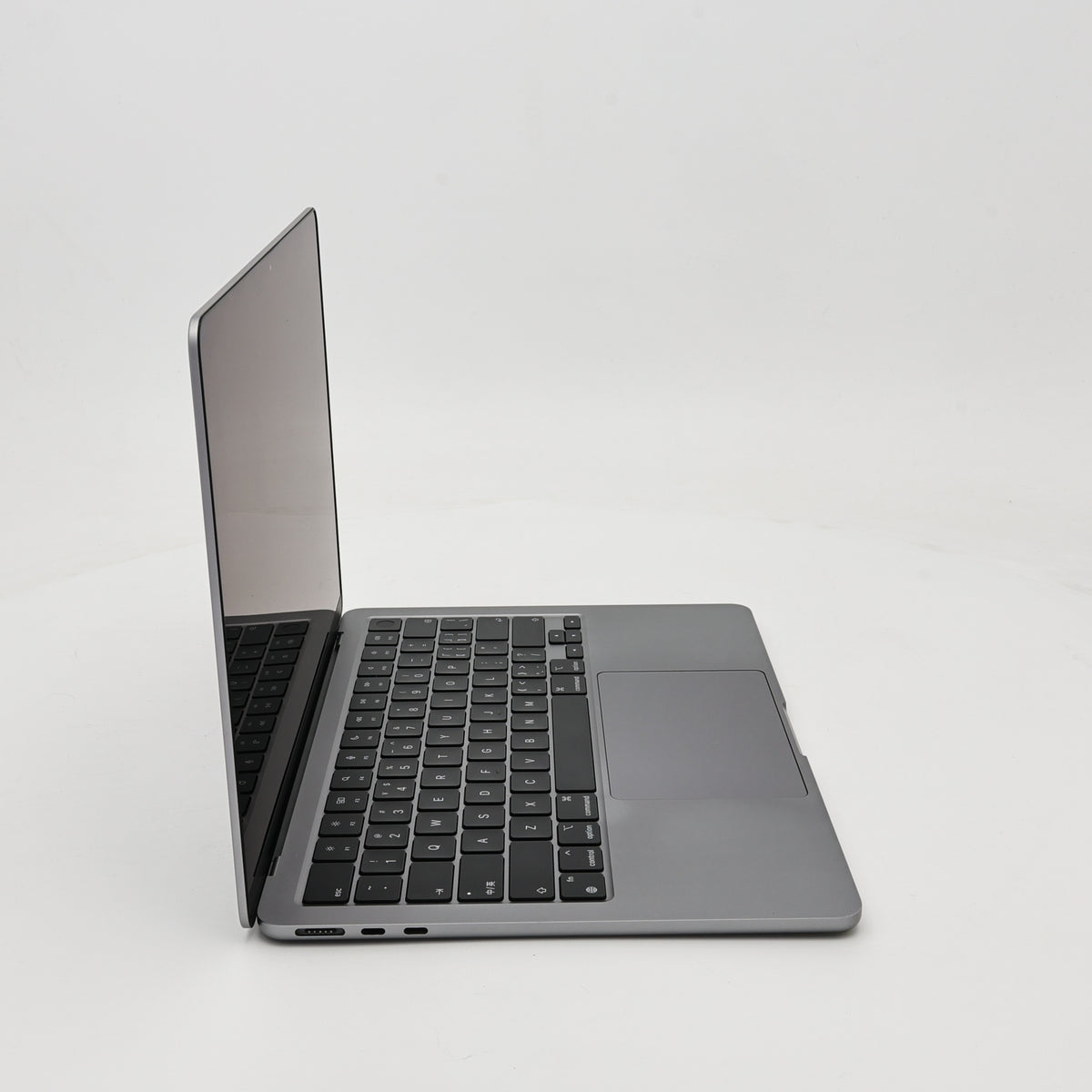 95新 Apple MacBook Air 22年 13寸 M2（8+8核） 8G RAM 256G SSD 深空灰色