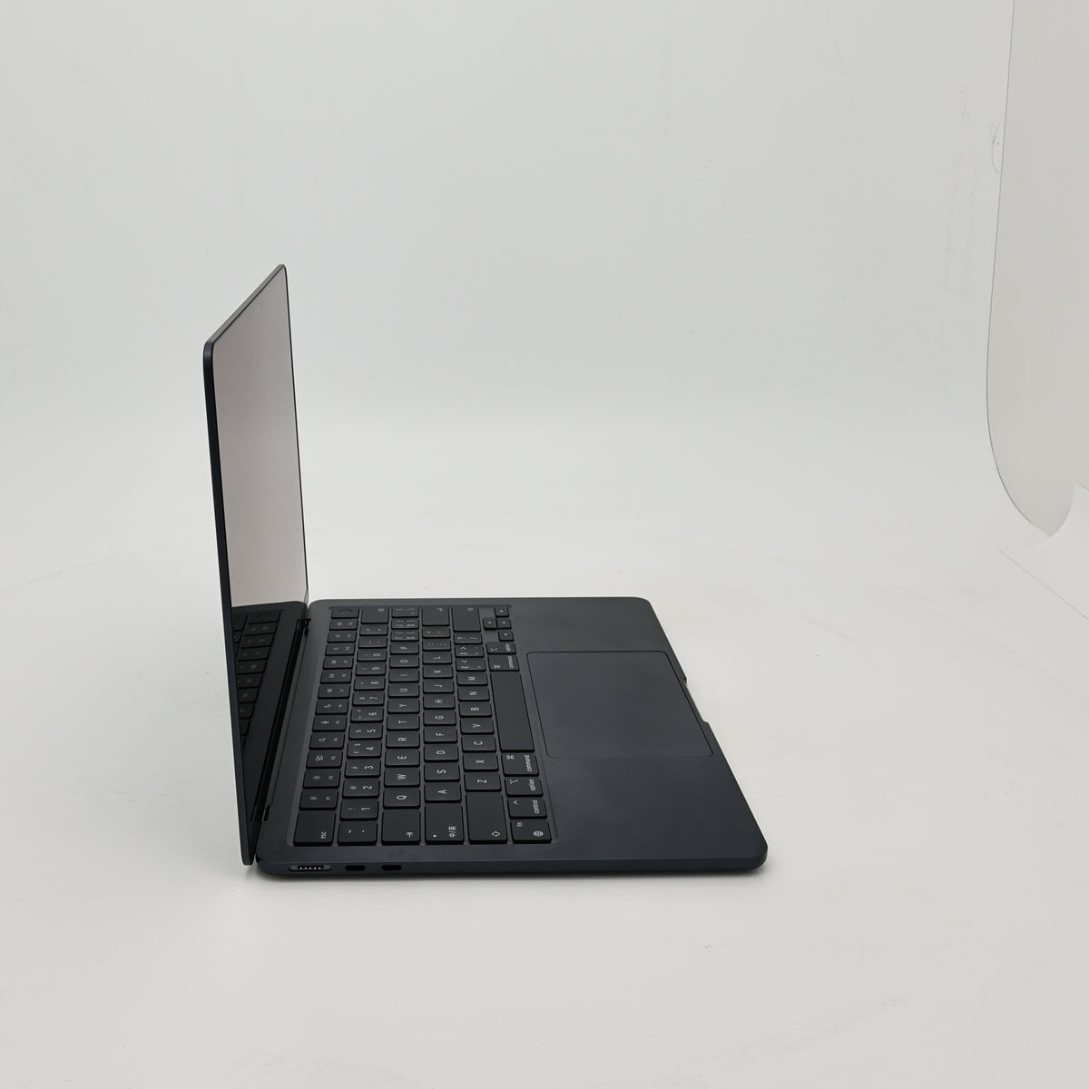 99新 Apple MacBook Air 22年 13寸 M2（8+8核） 8G RAM 256G SSD 午夜色