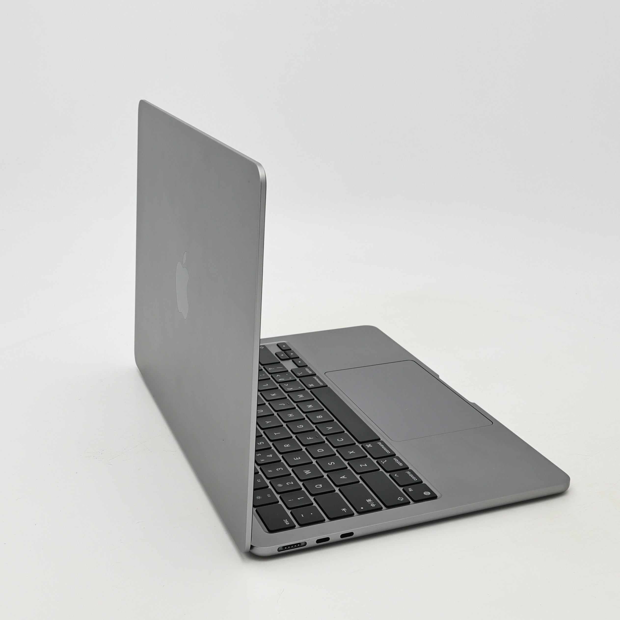 95新 Apple MacBook Air 22年 13寸 M2（8+8核） 8G RAM 256G SSD 深空灰色