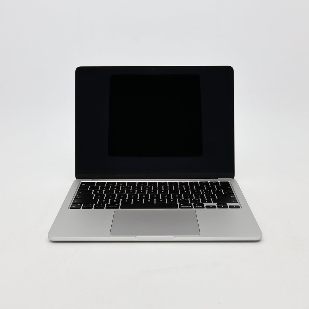 95新 Apple MacBook Air 22年 13寸 M2（8+8核） 16G RAM 256G SSD 銀色