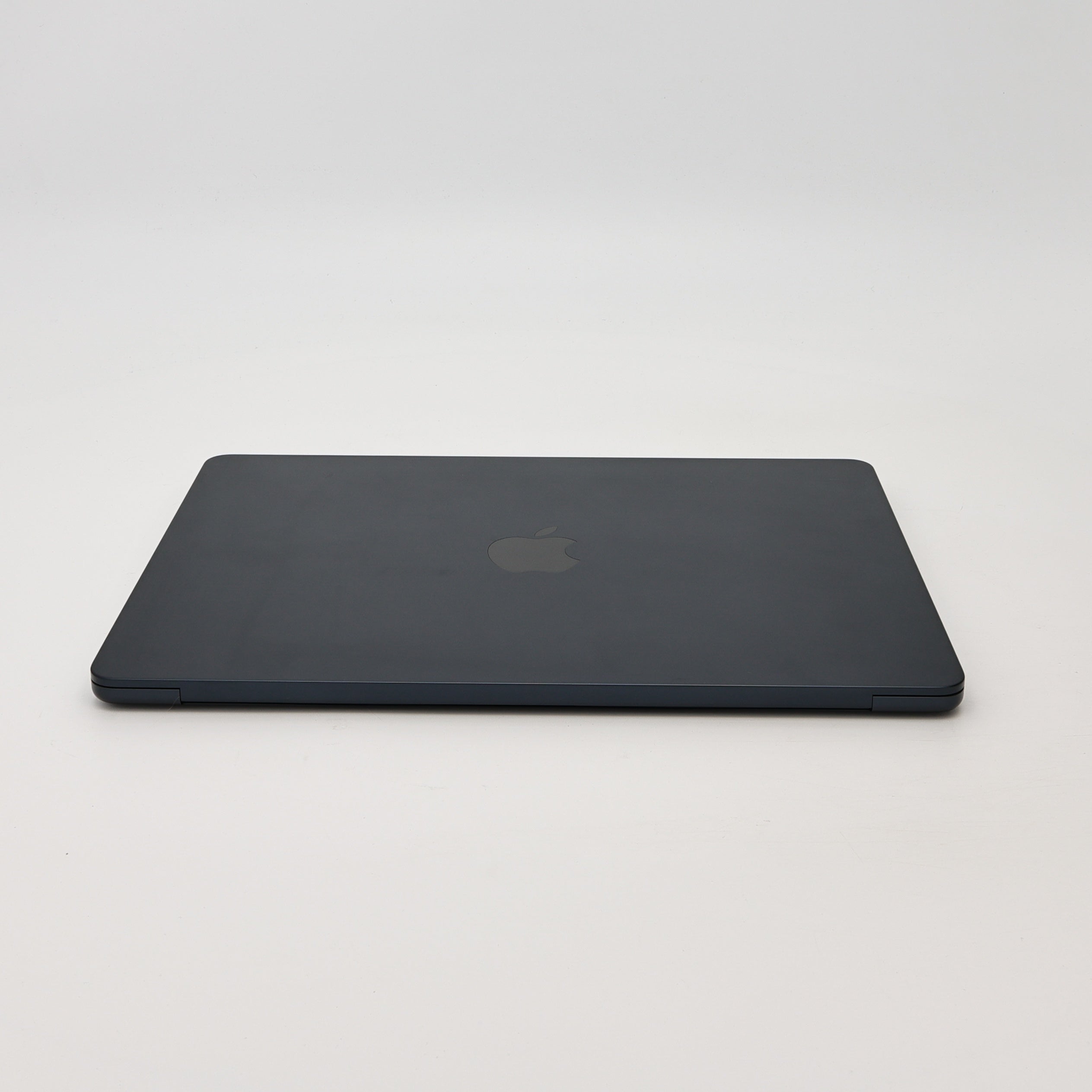 95新 Apple MacBook Air 22年 13寸 M2（8+10核） 16G RAM 256G SSD 午夜色