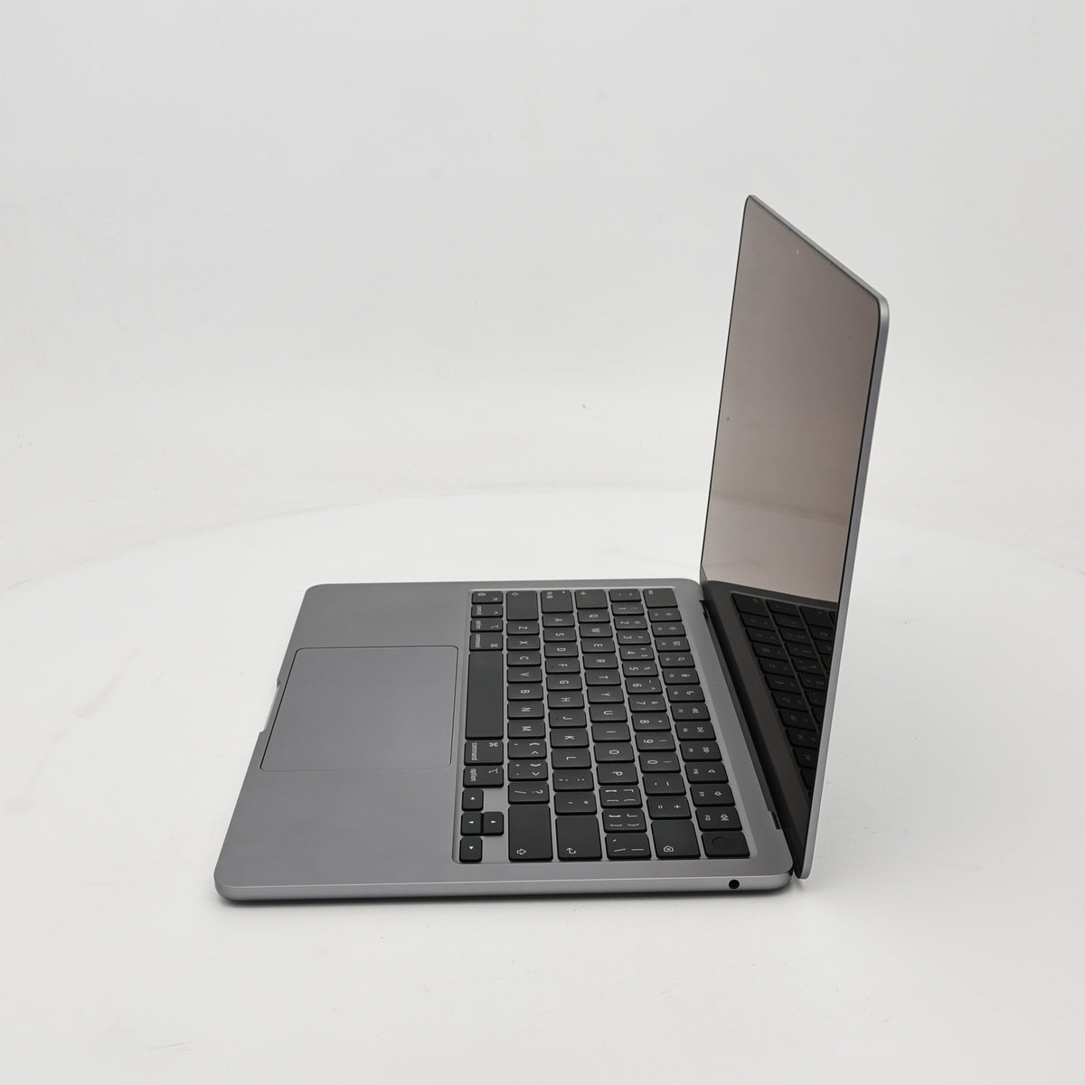 95新 Apple MacBook Air 22年 13寸 M2（8+8核） 16G RAM 256G SSD 深空灰色