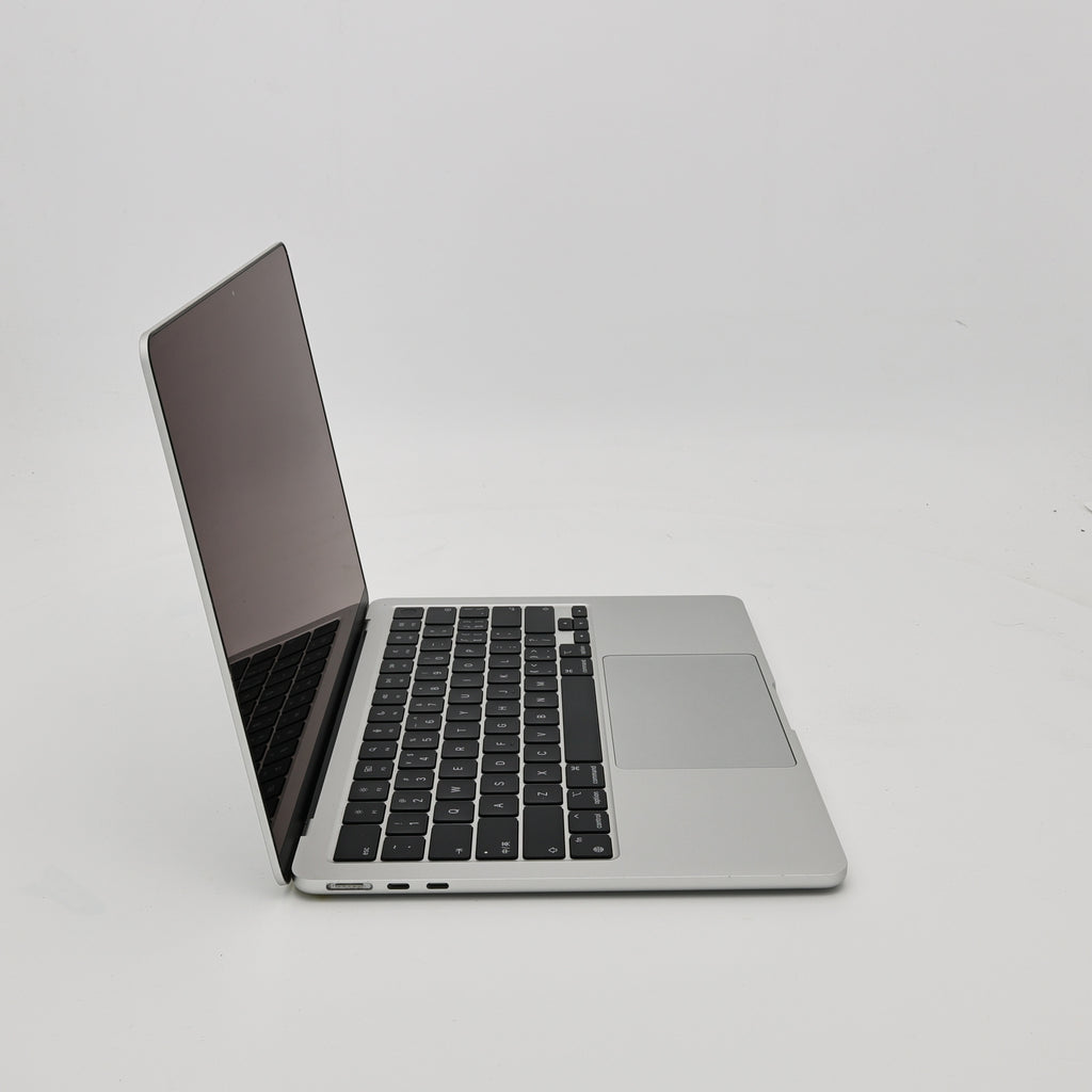 95新 Apple MacBook Air 22年 13寸 M2（8+8核） 8G RAM 256G SSD 銀色