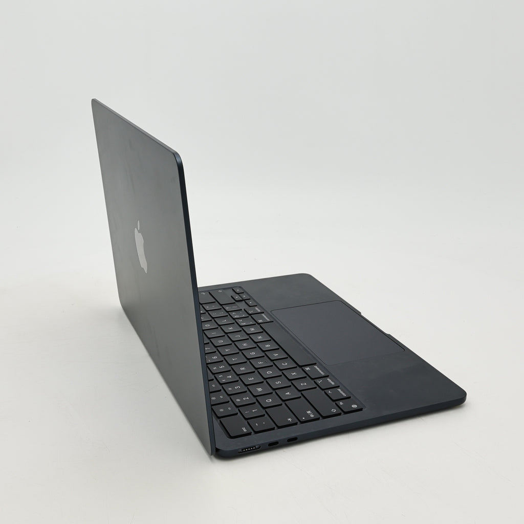 95新 Apple MacBook Air 22年 13寸 M2（8+8核） 8G RAM 256G SSD 午夜色