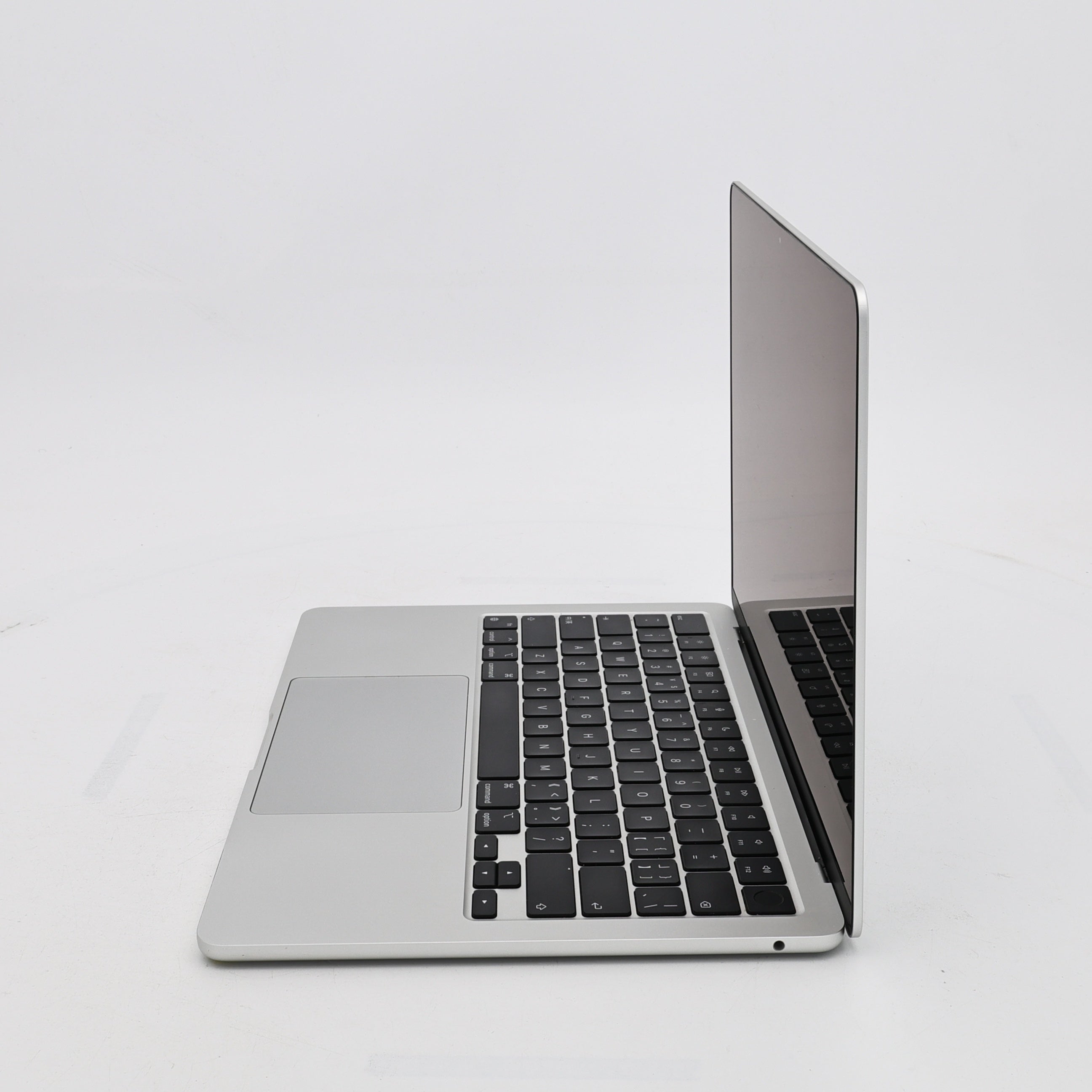 95新 Apple MacBook Air 22年 13寸 M2（8+8核） 8G RAM 512G SSD 銀色