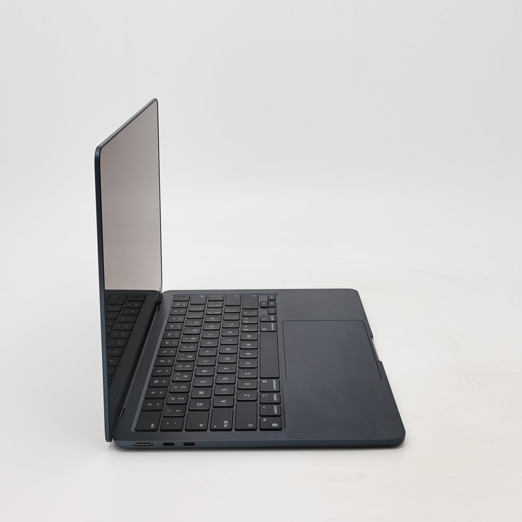 95新 Apple MacBook Air 24年 13寸 M3（8+8核） 8G RAM 256G SSD 午夜色