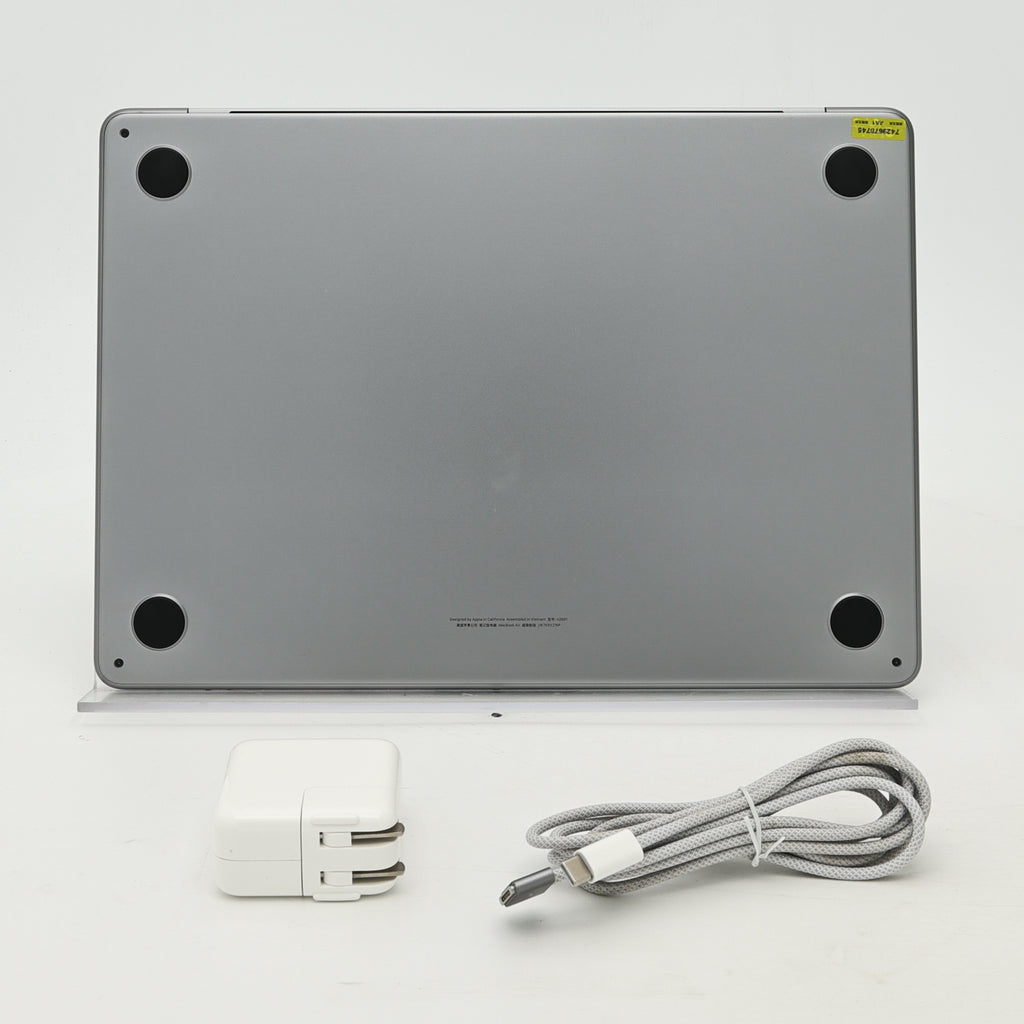 99新 Apple MacBook Air 22年 13寸 M2（8+8核） 8G RAM 256G SSD 深空灰色