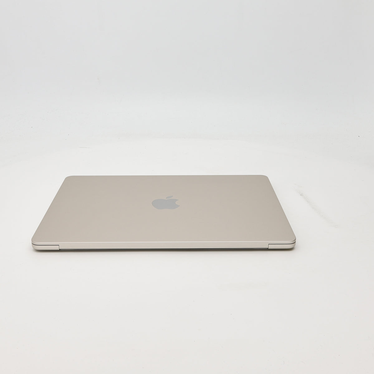 95新 Apple MacBook Air 22年 13寸 M2（8+8核） 16G RAM 256G SSD 星光色