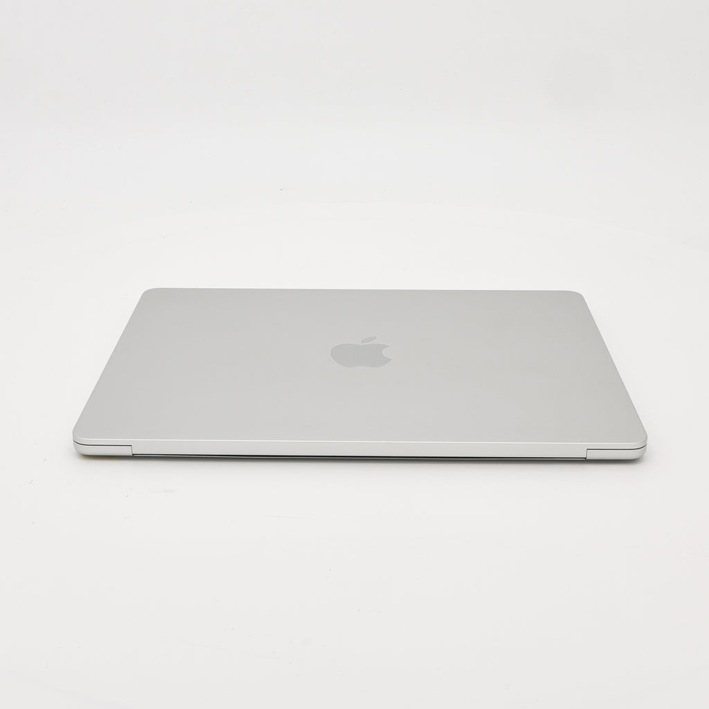 95新 Apple MacBook Air 22年 13寸 M2（8+8核） 8G RAM 256G SSD 銀色