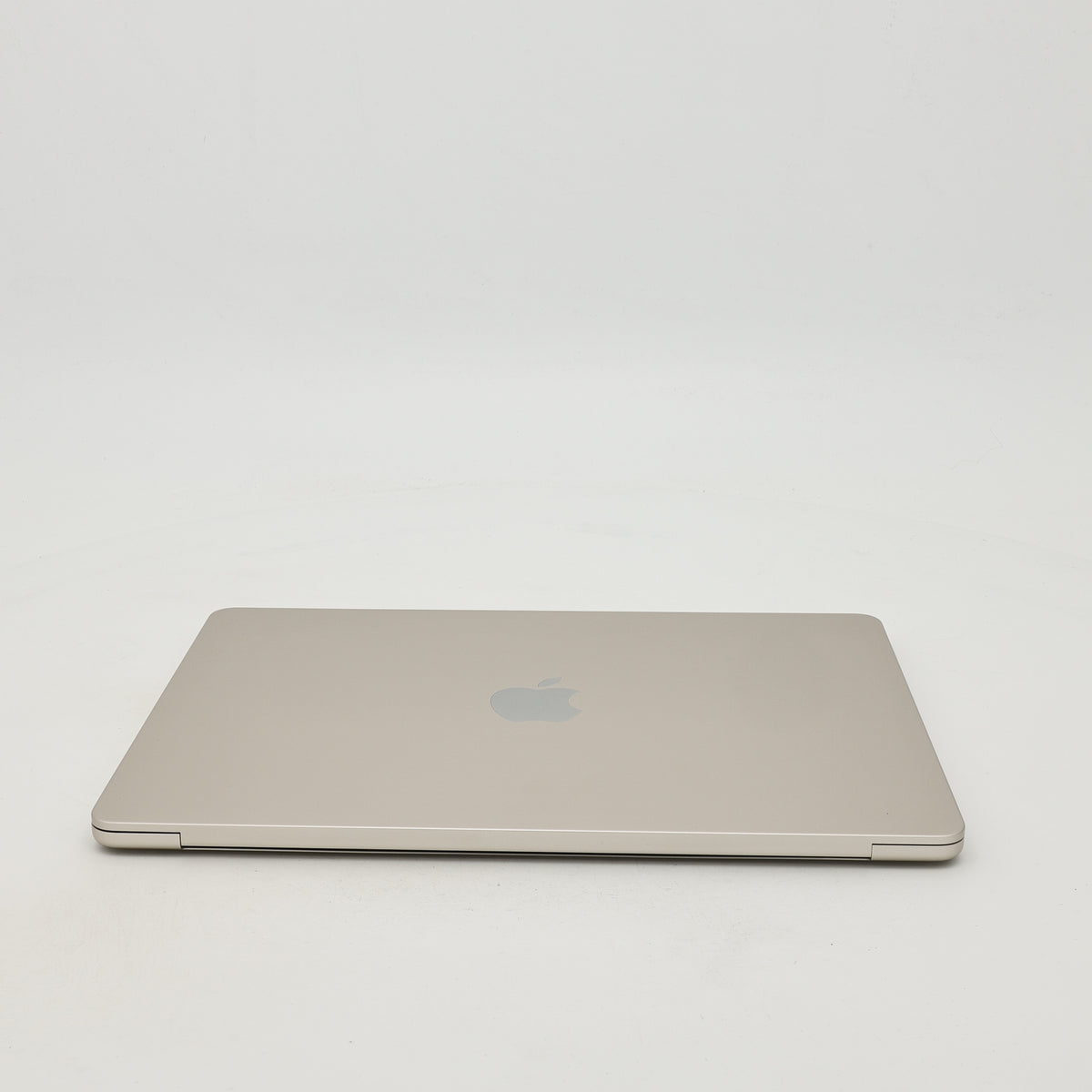 95新 Apple MacBook Air 22年 13寸 M2（8+8核） 8G RAM 256G SSD 星光色