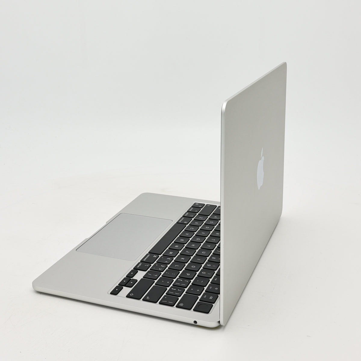 95新 Apple MacBook Air 22年 13寸 M2（8+8核） 8G RAM 256G SSD 銀色