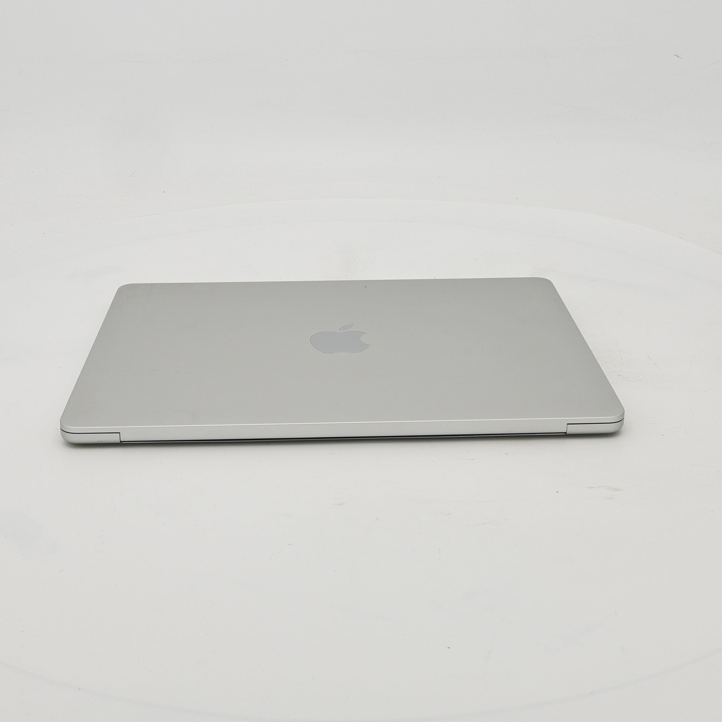 95新 Apple MacBook Air 22年 13寸 M2（8+8核） 8G RAM 256G SSD 銀色