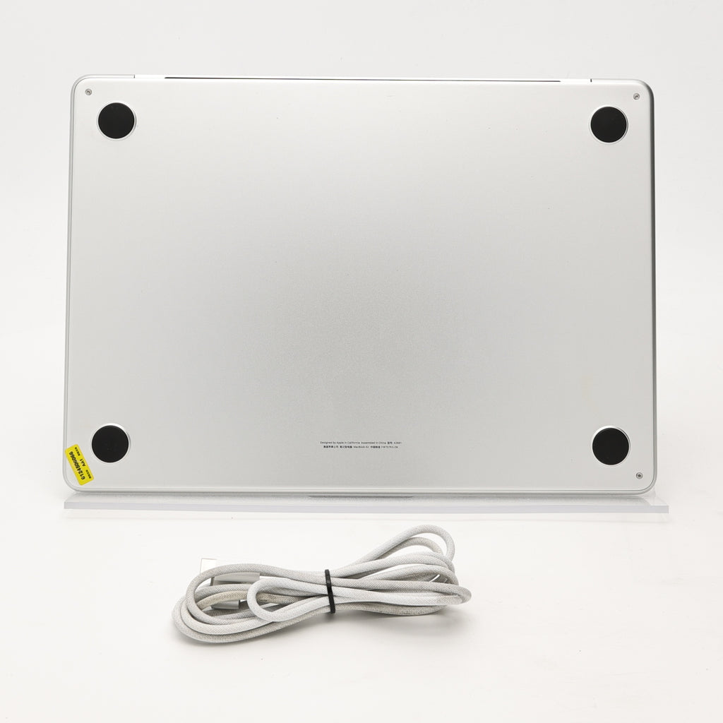95新 Apple MacBook Air 22年 13寸 M2（8+8核） 8G RAM 256G SSD 銀色